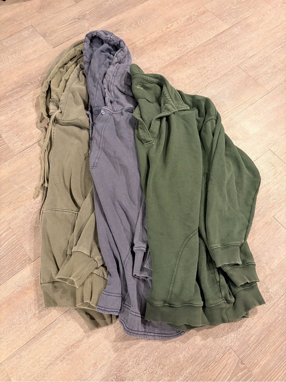 Bundle of Size Medium Tops - Aerie/American Eagle